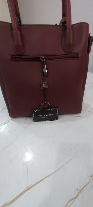 Продам кожаную сумку женскую