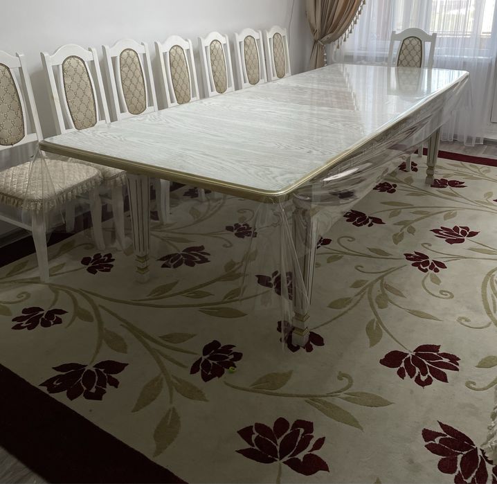 Стол гостиный