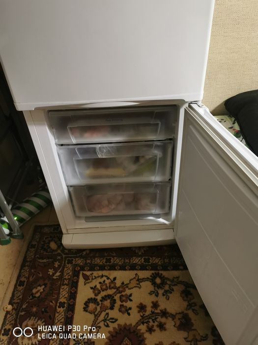 Продам холодильник Indesit