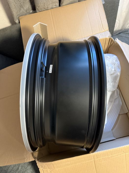 Set Jante BMW M Performance R19 noi in cutie.