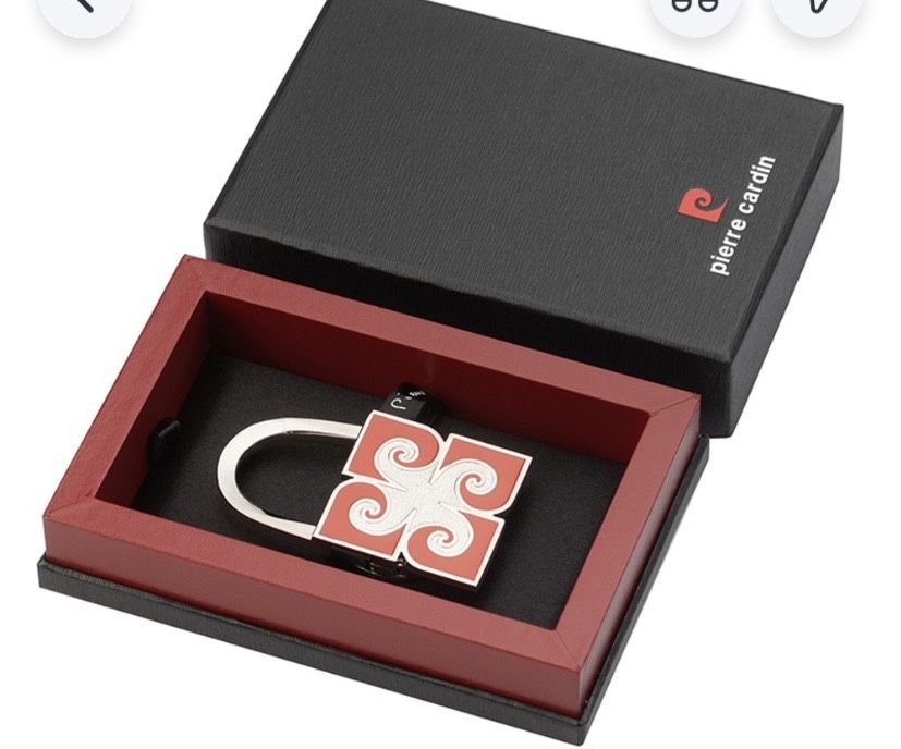 Закачалка за дамска чанта Димс-92 Pierre Cardin PCN025