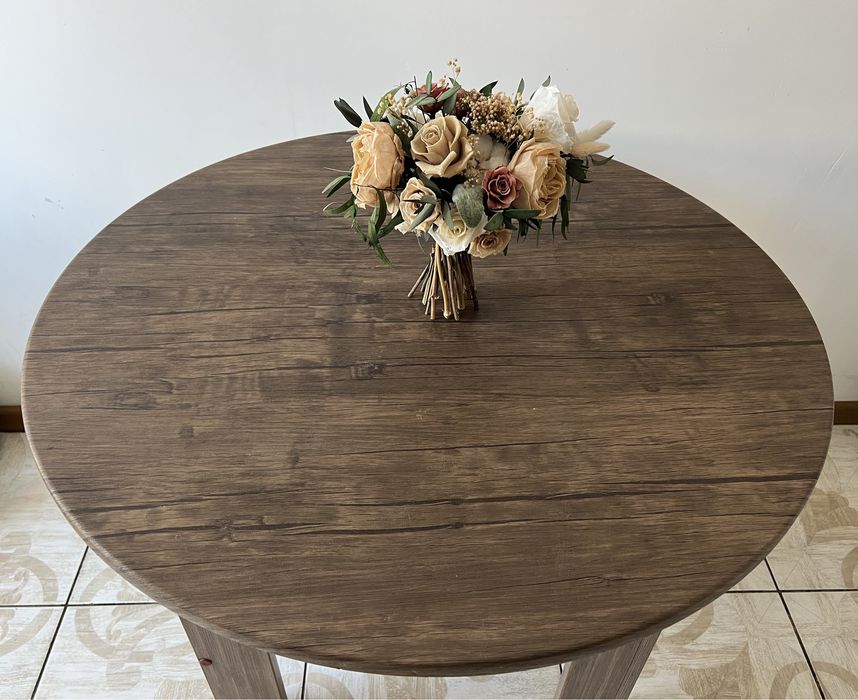 Стол круглый для гостиной