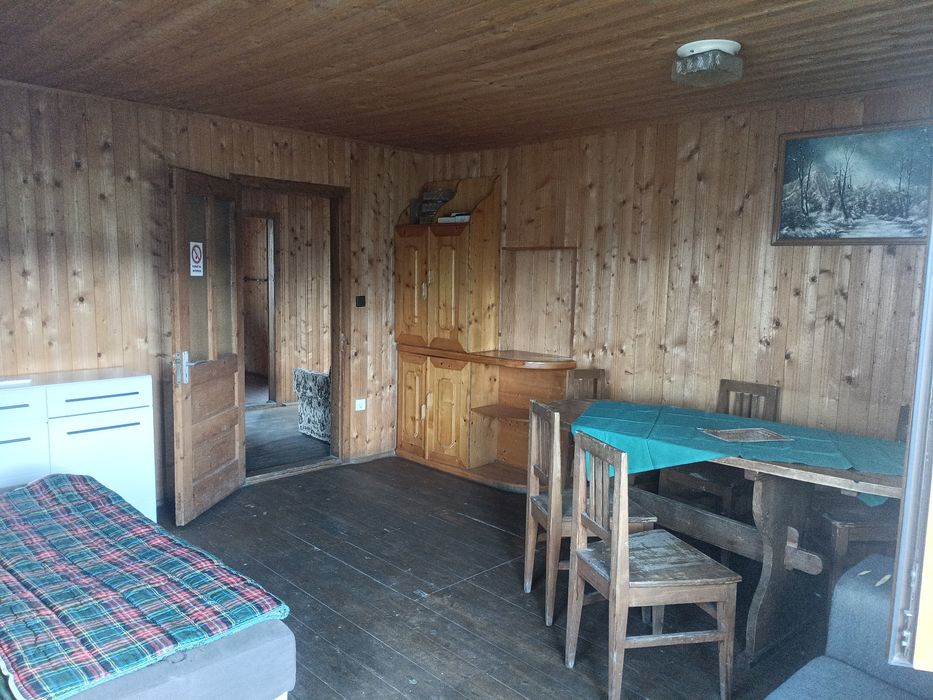 Cabană cu 4 dormitoare pe malul lacului surduc/hidrobiciclete/Paddle board/ponton/ 8-19 persoane
