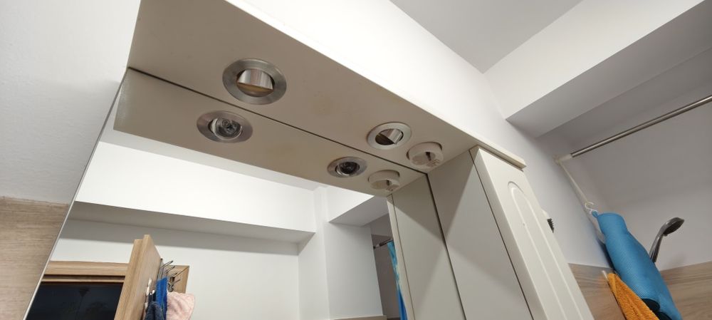 Set mobilier baie Lavoar + Baterie + Baza + Oglinda