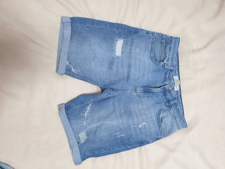 Лот младежки дънкови къси панталони