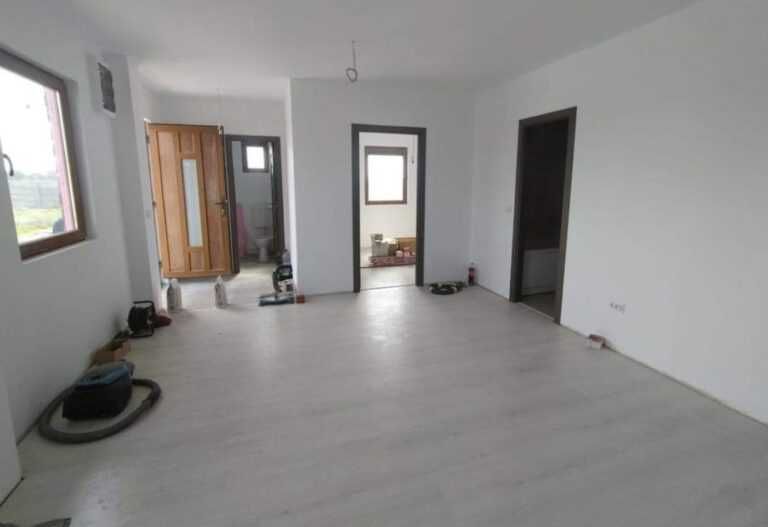 Casa Modulara, Garaje Auto, Containere din panou sandwich termoizolant