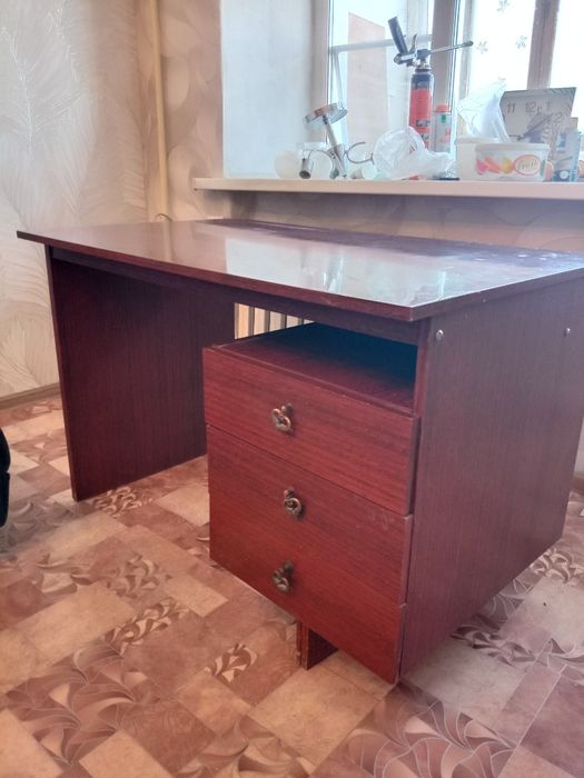 Отдам бесплатно стол