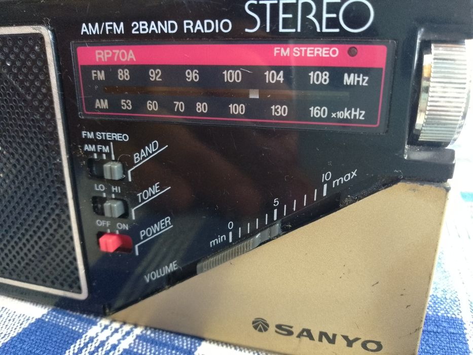 Radio portabil SANYO , anul 1982 Japonia
