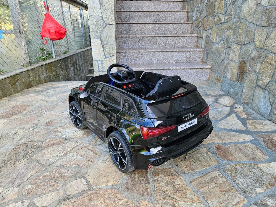 Акумулаторен джип Audi RS6