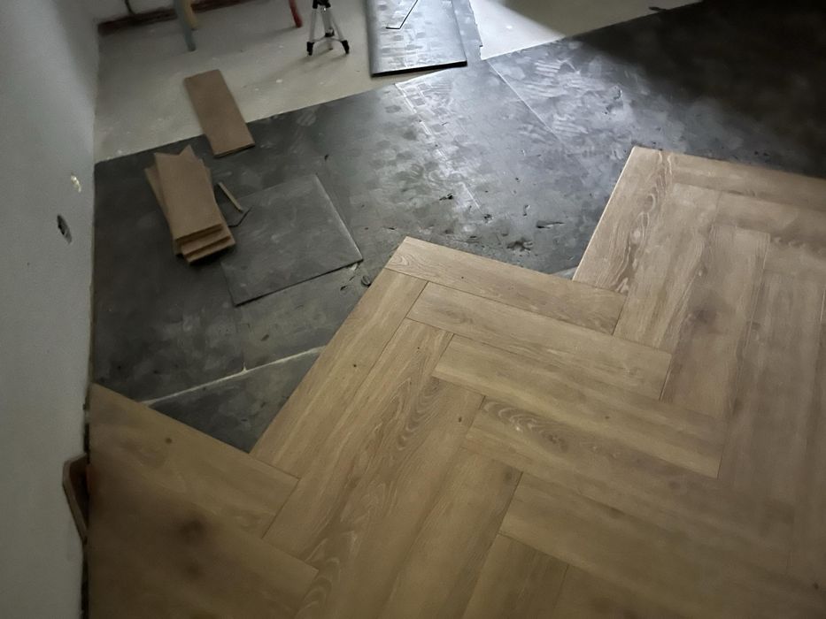 Montaj usi si parchet