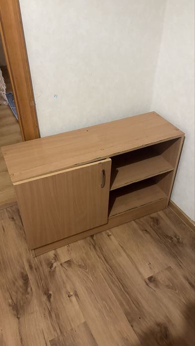 Продам обувницу состояние среднее за 5000