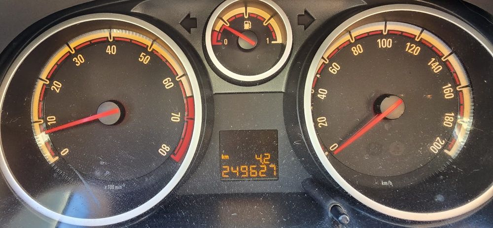 Opel corsa d 1.4 benzina fabricație luna 12 din 2007