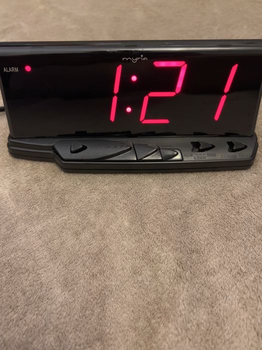 Ceas Digital cu Alarma si Cifre Mari