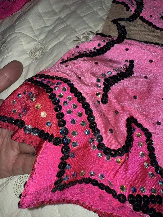 Продам купальник для художественной гимнастики, абсолютно новый