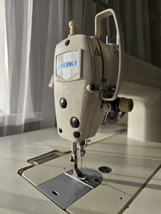 Продам швейную машину