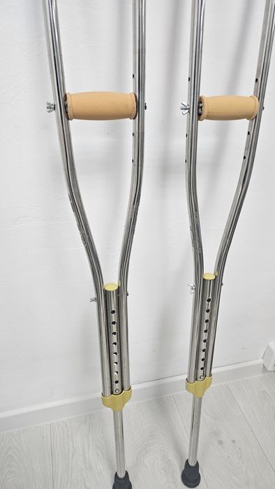 Продам недорого Костыли