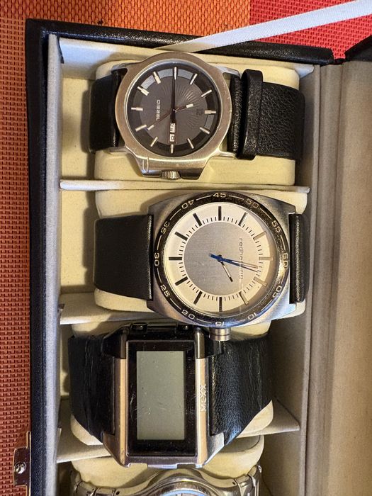 Продавам 7 часовника комплект