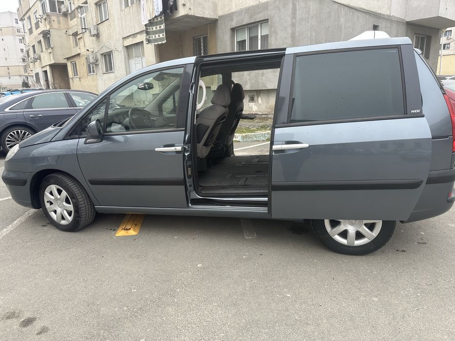 Model 807 cu 8 locuri