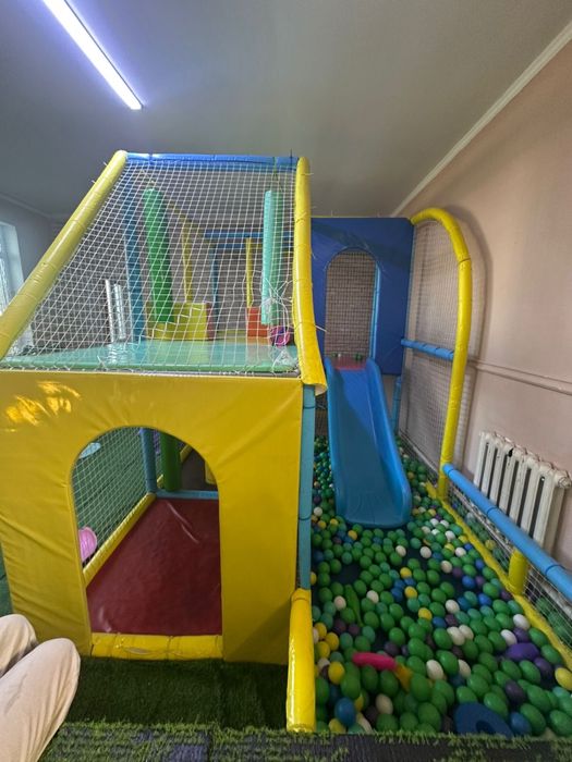 Лабиринт стол и стульям