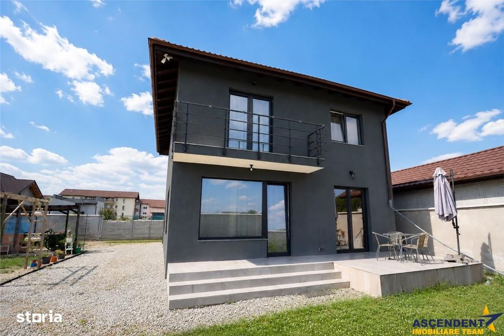 Casa familiala,3 dormitoare,incazire pardoseala,terasa,530 mp teren,Sa