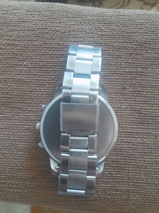 Продам наружные часы (срочно)