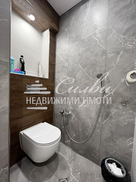 Тристаен ТУХЛЕН апартамент - кв. Център!