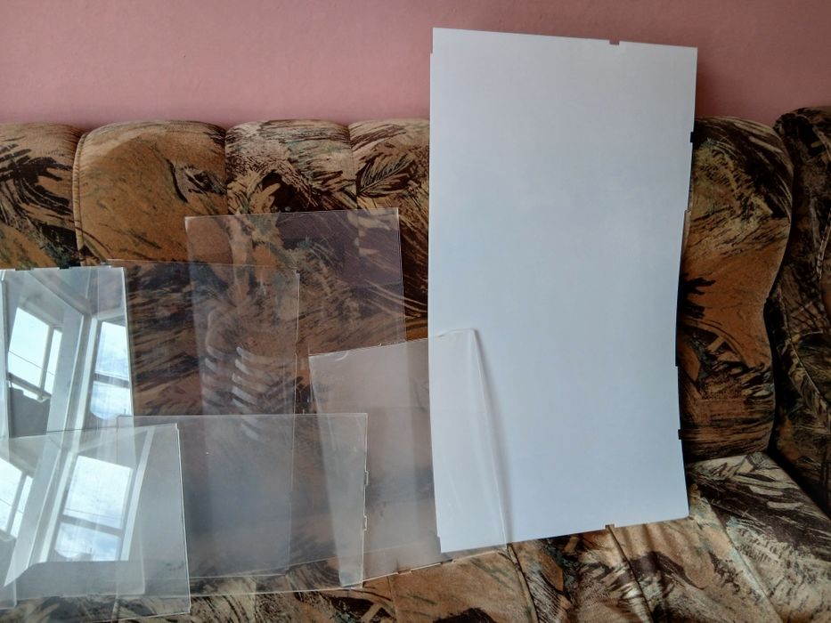 Плексиглас бял и прозрачен