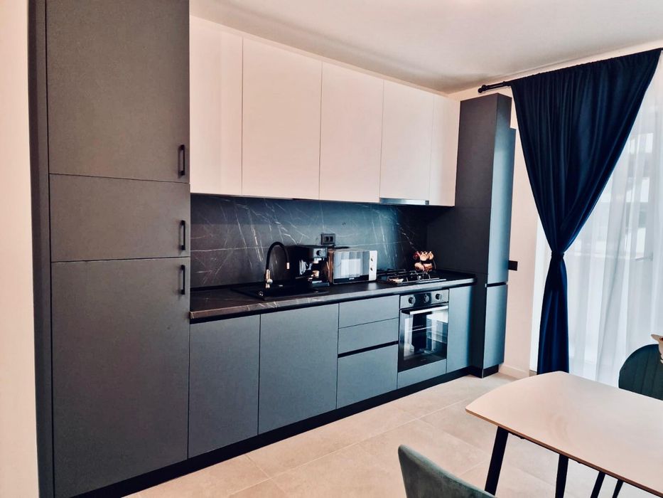 De inchiriat apartament in complex