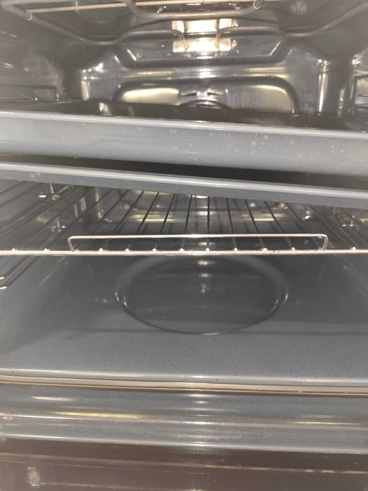 Фурна за вграждане Hotpoint Ariston FA3 841 H IX HA – Инокс – Като нова!