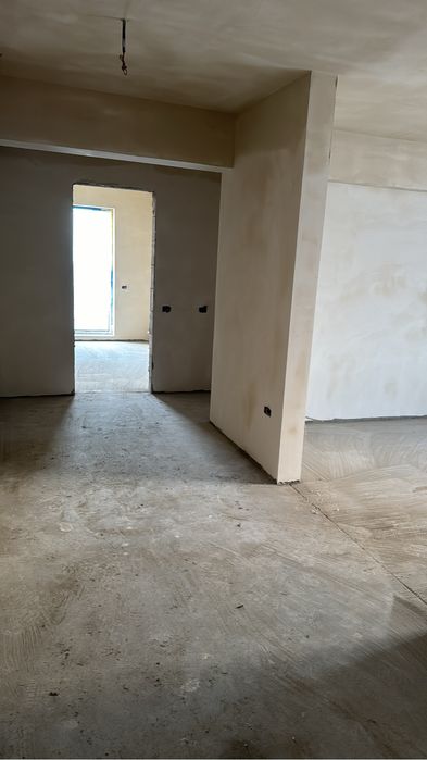 Apartament 3 camere la parter cu curte 150 mp