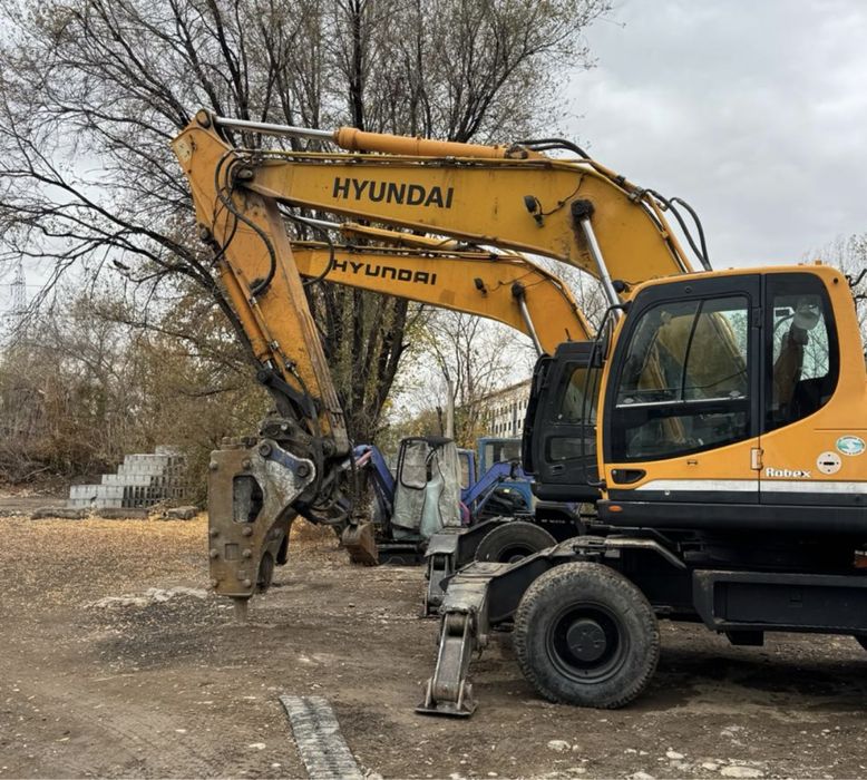Аренда экскаватора (гидромолот/ковш)