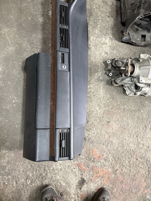 Mercedes w124 Арматурно Табло