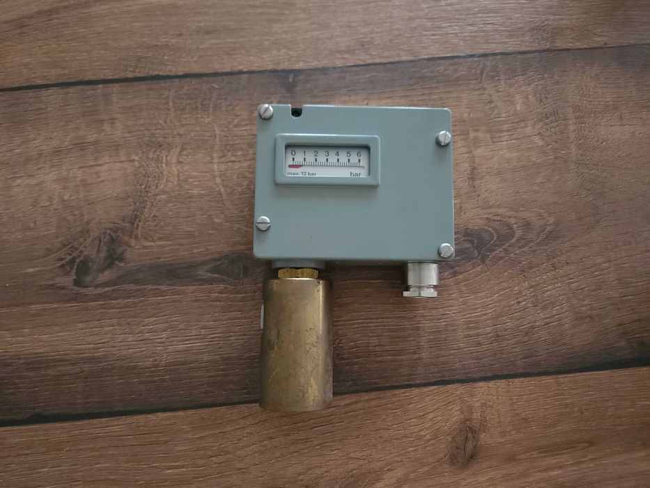 Индустриален пресостат Trafag 920.2377