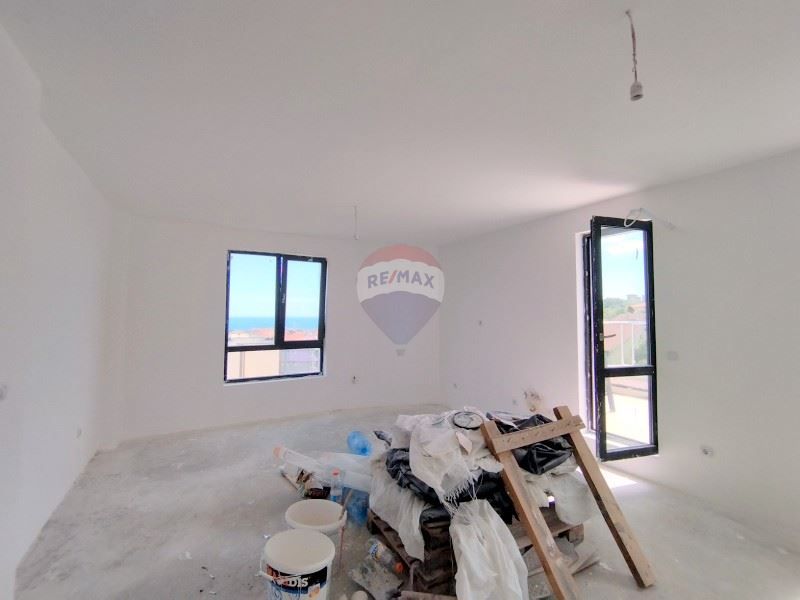 Продава се Многостаен апартамент в Варна, Виница - 125 кв.м за 2240 €/кв.м - Снимка #1