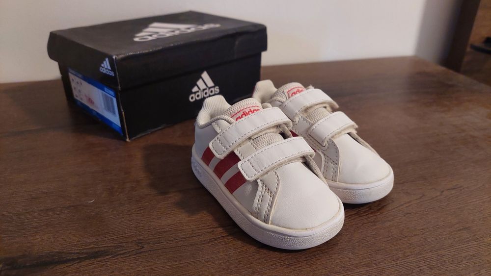 Маратонки Adidas 20 номер