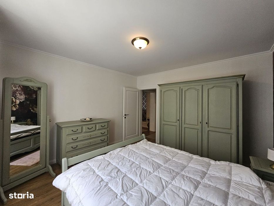 Apartament 3 camere 2 locuri de parcare si boxa , Strada Carpati