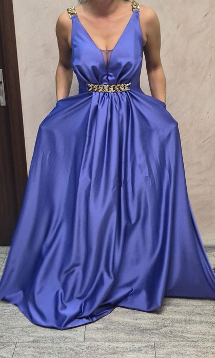 Елегантна дамска рокля