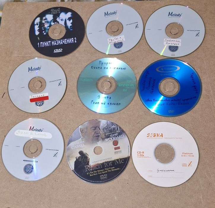 Продам CD диски  с фильмами б/у