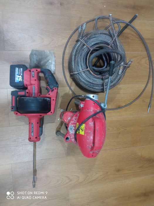 Аппарат для прочистки труб и для душа.