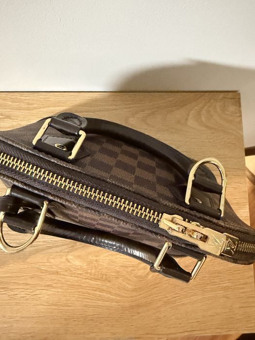 Чанта на LOUIS VUITTON