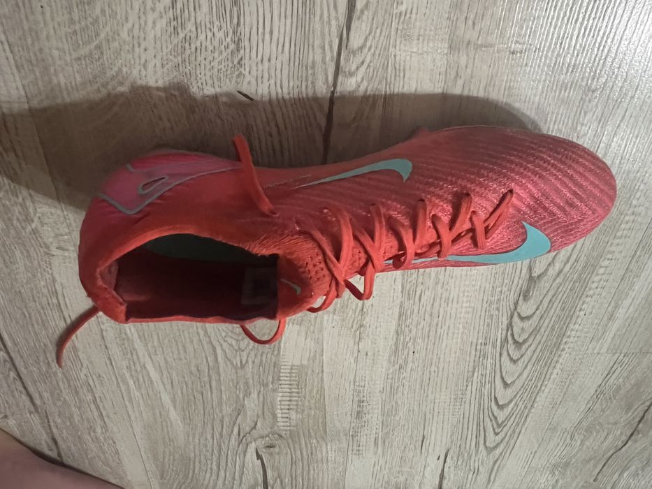 Adisasi Nike fotbal Mercurial