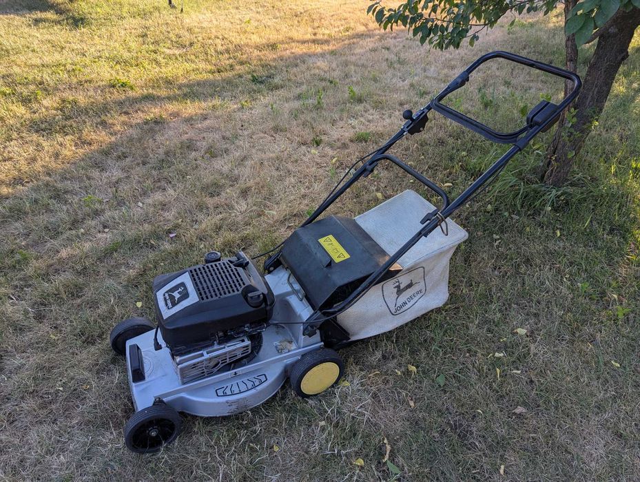 Masina de tuns iarba John Deere - Briggs&Stratton