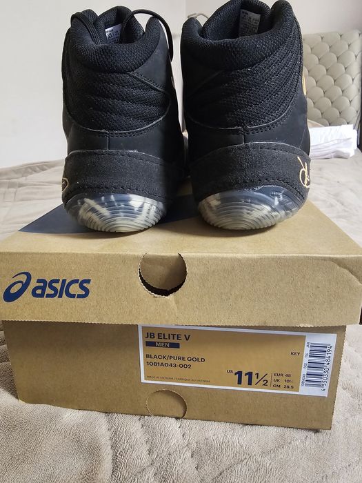 Asics борчески обувки