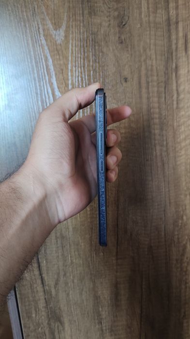 Vivo v27e 8/256 zor holatda