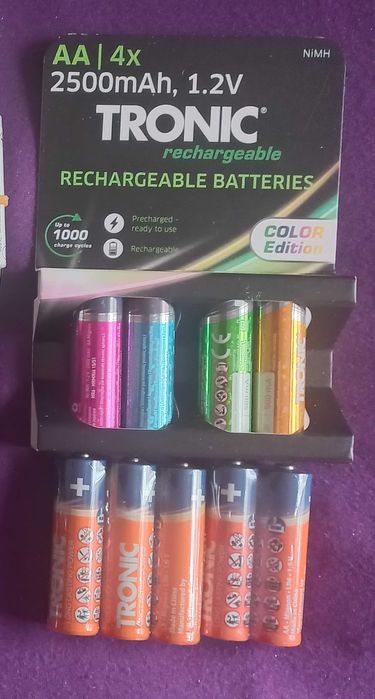 Лампички и батерии (обикновени и зареждащи)