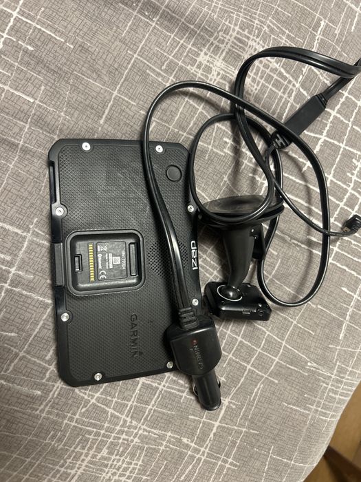 Продавам навигация garmin dezl 770lm за камион