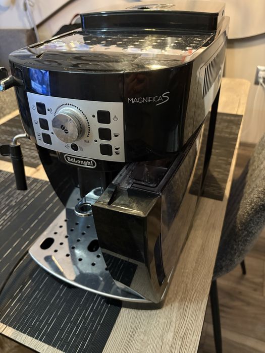 Кафеавтомат Delonghi Magnifica