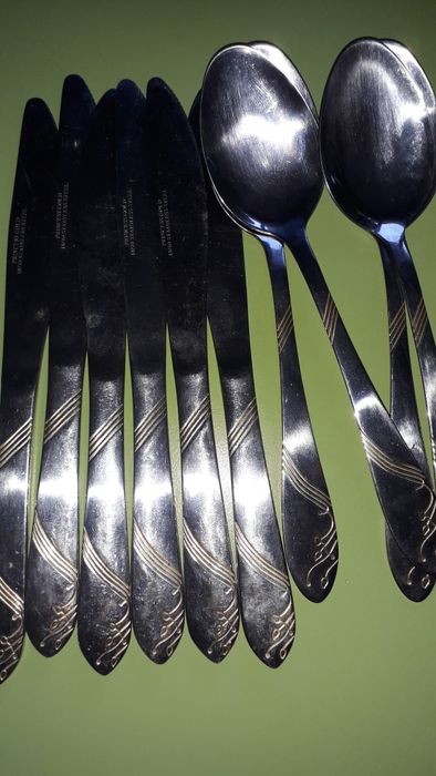 Tacâmuri linguri si cutite