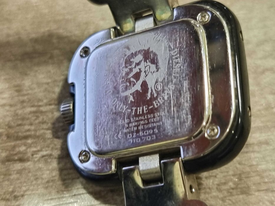 Дамски часовник Diesel 30 мм.