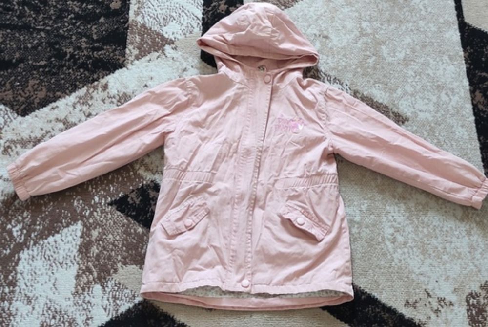 Курточка ,ветровка,косуха на девочку